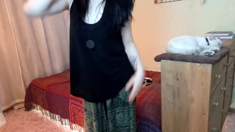 Mia online show from March 19, 2:22 pm