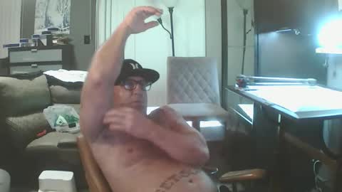 inittogetitin online show from December 4, 11:54 am