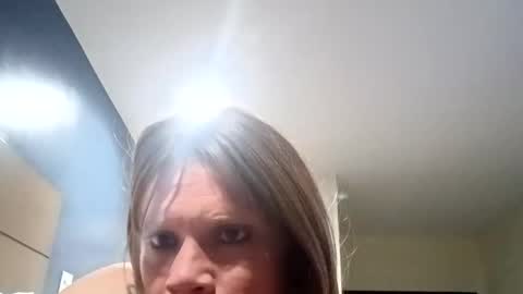 inlovewithlace online show from April 24, 6:37 am