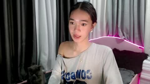 Reign online show from April 18, 7:58 pm