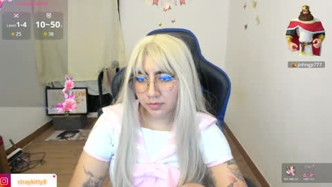 Luna        online show from April 10, 11:42 pm