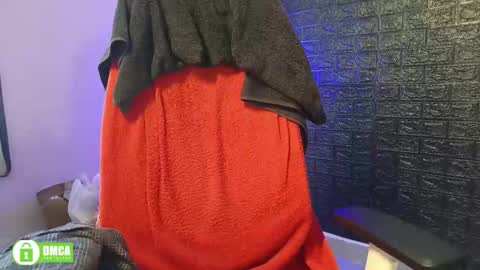 insanestud_miles2 online show from December 2, 5:48 am