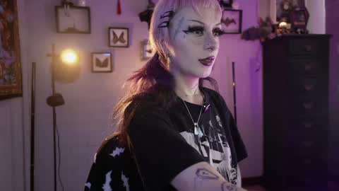   SANIA  online show from April 6, 7:48 pm