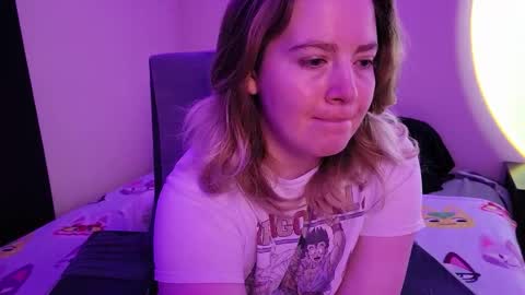 Faye online show from November 25, 2:32 am