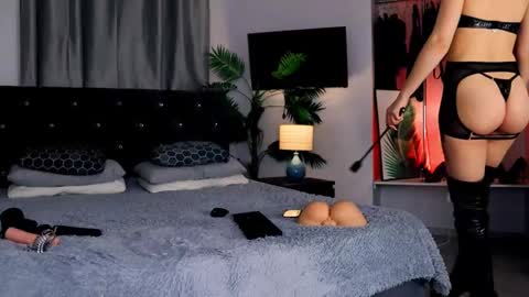 inviting_tina online show from March 7, 11:38 pm