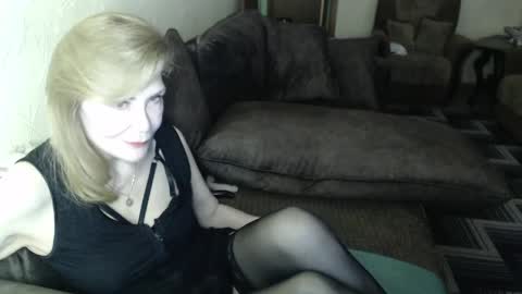 irenalegs online show from April 18, 6:59 am