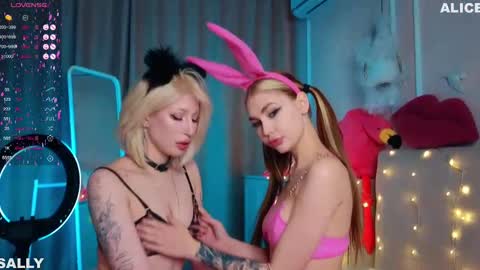 Hello im Alisa3 nice see yall here online show from March 2, 8:29 pm