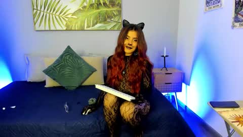 Snapshot of iriis_rosse chatting on October 27, 7:03 pm Iris Rosse online show from October 27, 7:03 pm