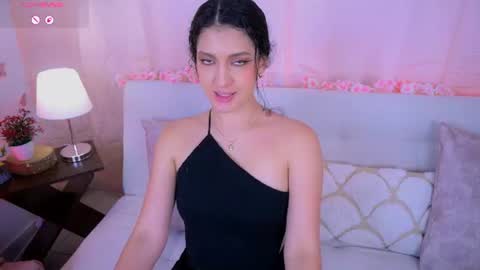 Maia Glow online show from July 19, 5:15 pm