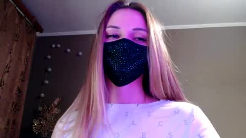 Lily online show from April 15, 7:58 pm