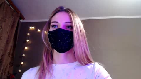 Lily online show from February 6, 6:10 pm