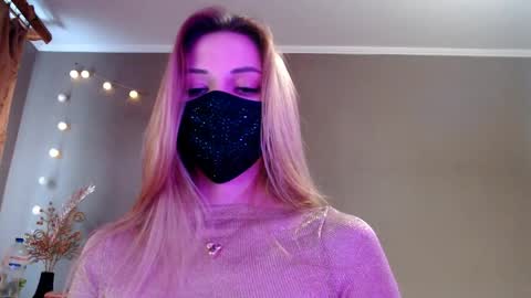 Lily online show from April 22, 3:41 pm