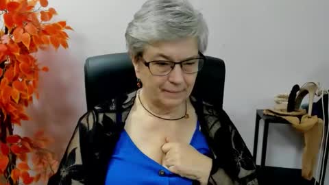 Snapshot of iris_xdesire chatting on September 26, 7:27 am I R I S online show from September 26, 7:27 am