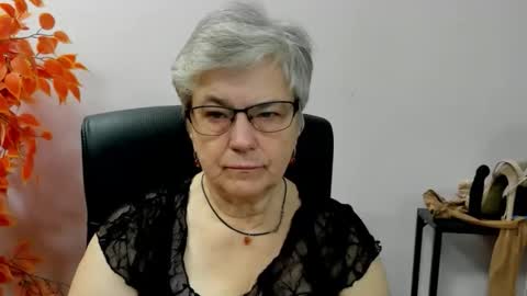 Snapshot of iris_xdesire chatting on September 29, 6:12 am I R I S online show from September 29, 6:12 am
