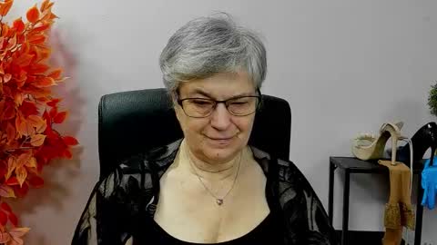 I R I S online show from November 25, 7:29 am