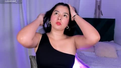 Iris Moira  online show from April 21, 11:28 am