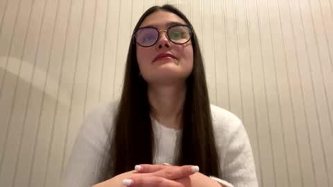 irisss31 online show from March 2, 7:02 pm