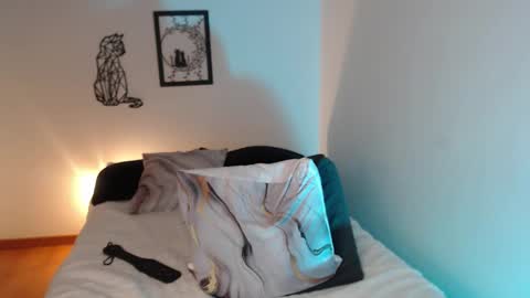 Iris online show from October 6, 8:37 pm