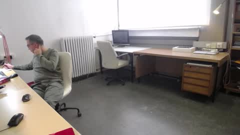 Snapshot of ironchrome chatting on October 20, 9:36 am IronChrome online show from October 20, 9:36 am