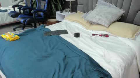 Isa Lancaster online show from October 15, 11:05 pm