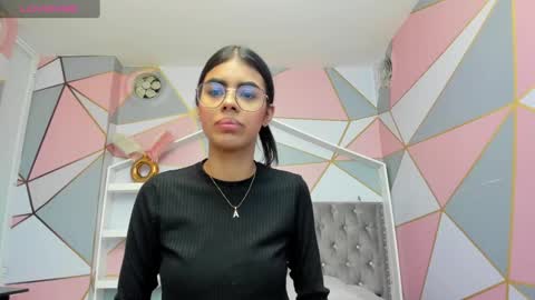 Snapshot of isa_little4u chatting on February 5, 6:26 pm online show from February 5, 6:26 pm