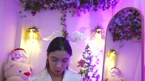 Isabella        online show from December 16, 8:59 pm