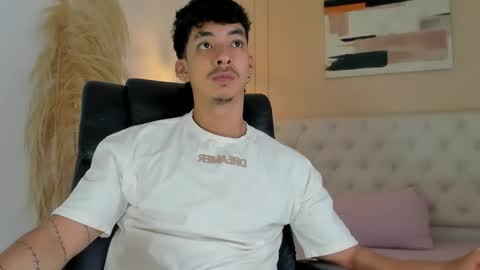 isaac_cryston online show from November 8, 9:18 pm