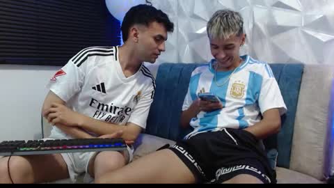 Isaac tan online show from September 18, 2:15 am