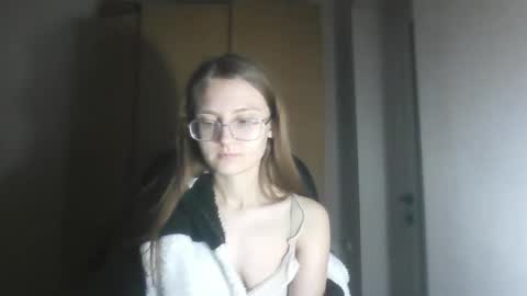 isabel_loveee online show from February 4, 6:01 pm