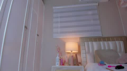 isabela__x online show from July 28, 4:39 pm