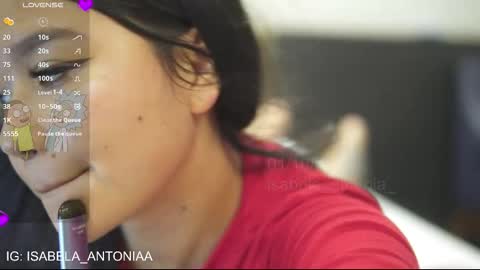 Snapshot of isabela_antonia_ chatting on October 6, 1:29 pm online show from October 6, 1:29 pm