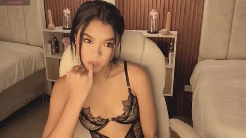 isabela  online show from March 5, 11:52 am