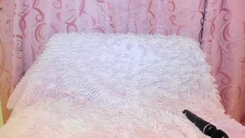 Snapshot of isabela_gonzalez_ chatting on September 19, 4:49 am ISA online show from September 19, 4:49 am