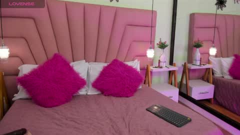 Mommy Isa online show from April 22, 1:18 pm