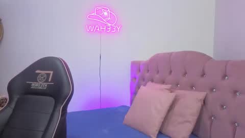 ISABELA  online show from April 21, 11:39 am