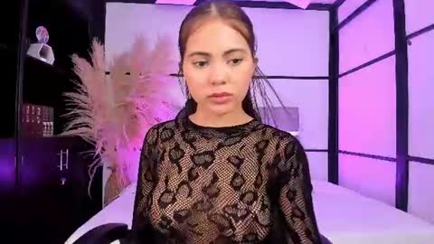 Isabela Wolf online show from July 27, 7:55 pm