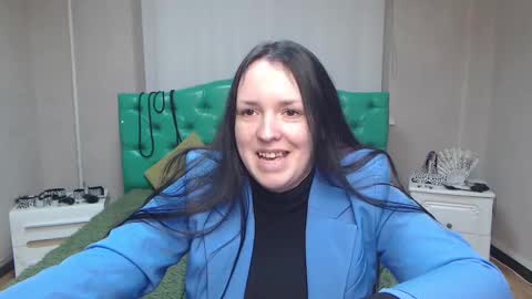 IsabelBlackberry online show from December 15, 11:01 am