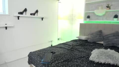 IsabelKiss online show from October 13, 6:15 am