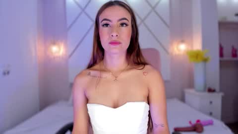 Isa  online show from December 19, 3:18 pm