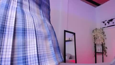 Snapshot of isabella_boyer chatting on September 15, 5:36 pm isabella online show from September 15, 5:36 pm