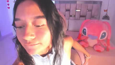 isabella_castillo_ online show from March 12, 10:02 pm