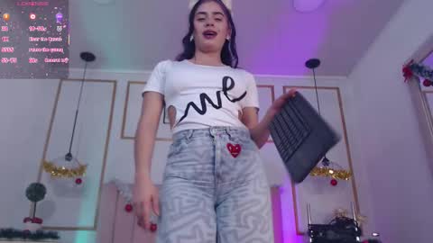 Isa Online 11pm to 5am Colombia time online show from December 14, 11:11 pm