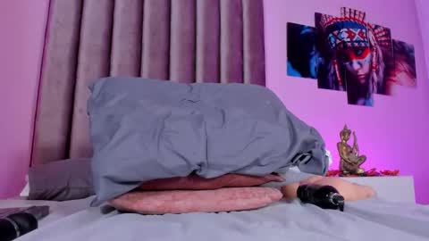   online show from March 13, 7:00 am