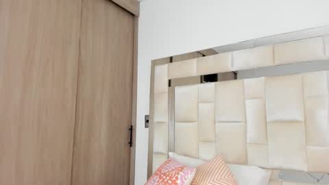 isabella_gomez11 online show from February 17, 9:43 pm