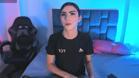 Isabella Moon9 online show from April 22, 12:01 pm