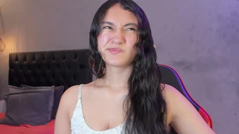 Isabella Nowa online show from April 21, 12:01 pm