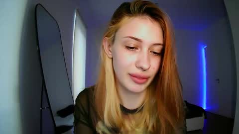 Isabella online show from March 3, 4:14 pm