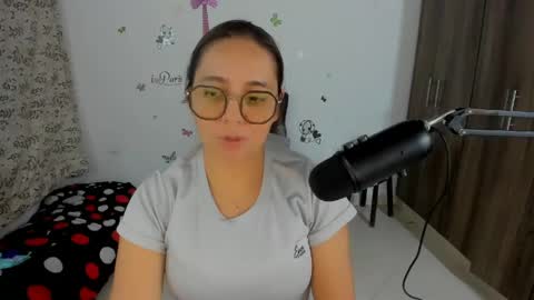 Isabella online show from April 28, 11:42 pm