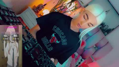 isabellagirs online show from June 3, 5:40 pm