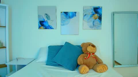 Isabella  online show from March 11, 2:09 pm